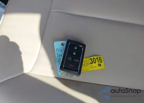 2024 Jeep Grand Cherokee L Limited 4X4 z USA, uszkodzony, nr VIN 1C4RJKBG9R8924848